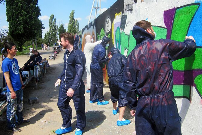 Graffiti Workshop Berlin with professional graffiti artists - Why this Mauerpark workshop feels different