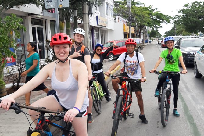 Graffitis & Munchies biketour Playa del Carmen - Quinta Avenida beyond the shopping strip