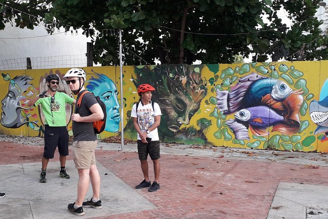 Graffitis & Munchies biketour Playa del Carmen - Who will enjoy this ride most?