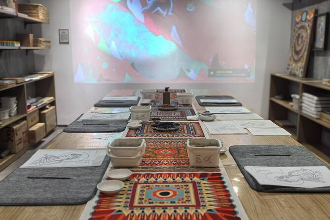 Hands On Chinese Cave Murals with Local Expert - Why the quiet setting matters
