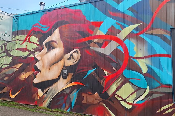 Henry Art Tours-Come See the Fun Side of Seattle Art/Pubs/History - What the Three-Hour Format Feels Like