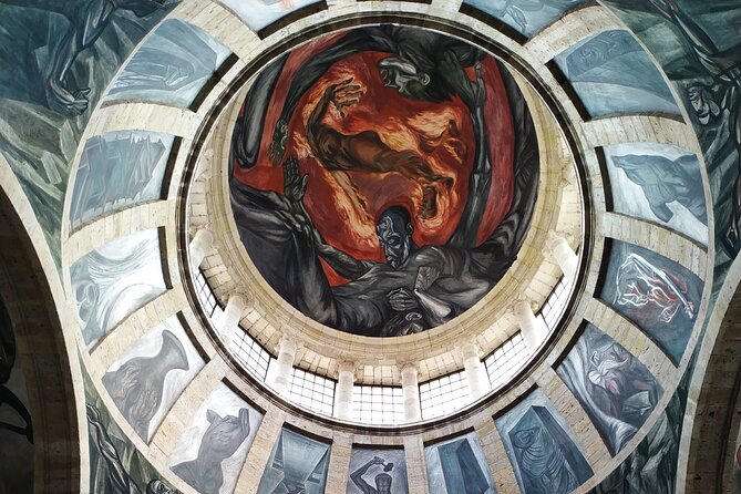 History and Murals: Walking Tour Guadalajara - Plaza Fundadores and Plaza Tapatía