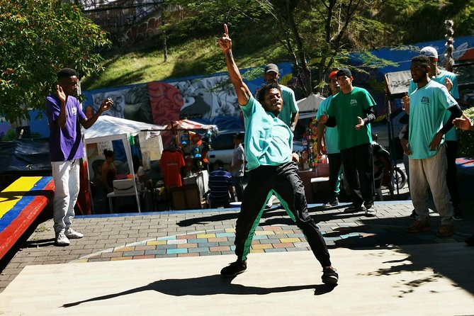 History and Street Art Tour in Comuna 13 - Why a local guide changes Comuna 13