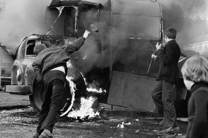 IRA Troubles Conflict Private Tour Museum Graves Murals and Political Analysis - Milltown Cemetery and Bobby Sands