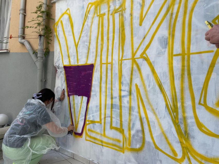 Istanbul: Do Street Art with Local Artists at Home Garden - Three hours that feel different from a tour