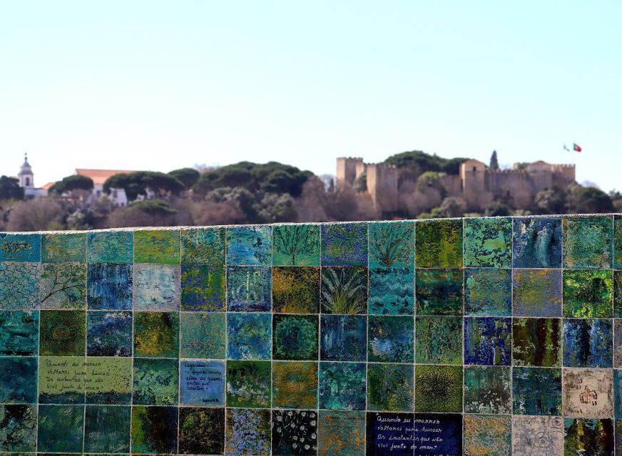 Lisbon: Street Art and Historical Walking Tour - Mouraria and Alfama beyond the postcard route