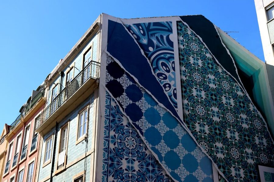 Lisbon: Street Art and Historical Walking Tour - What the $35 price includes