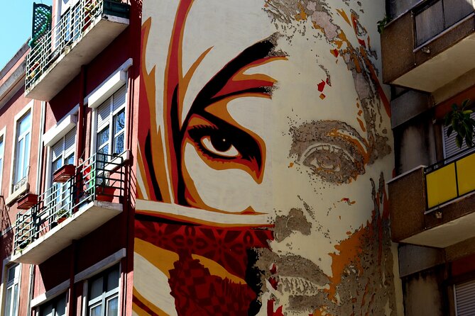 Lisbon Street Art and Lookout Point Tour - The guides make the difference