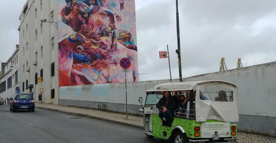 Lisbon Street Art by Tuk Tuk : Graffiti & Murals Discovery - Why a tuk tuk works well for Lisbon street art