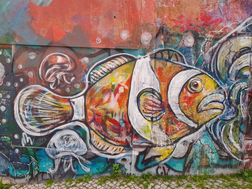 Lisbon Street Art Lovers Walk - Practical details that affect your choice