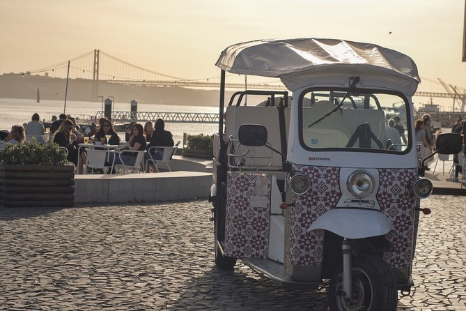 Lisbon Street Art - Private Tuk Tuk Tour with pickup - Who will enjoy this most