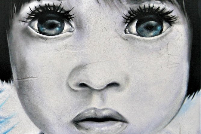 Lisbon: Street Art Tour - Guides who make the art readable