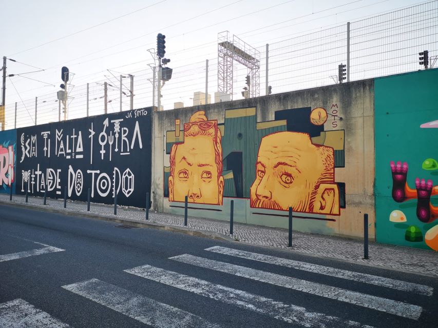Lisbon: Street Art Tuk Tuk Tour - The mural route: large art with room for context