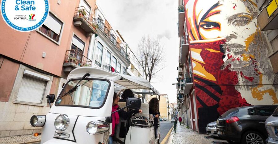 Lisbon: Street Art TukTuk Tour - Baixa: a central start with a quick look at the city