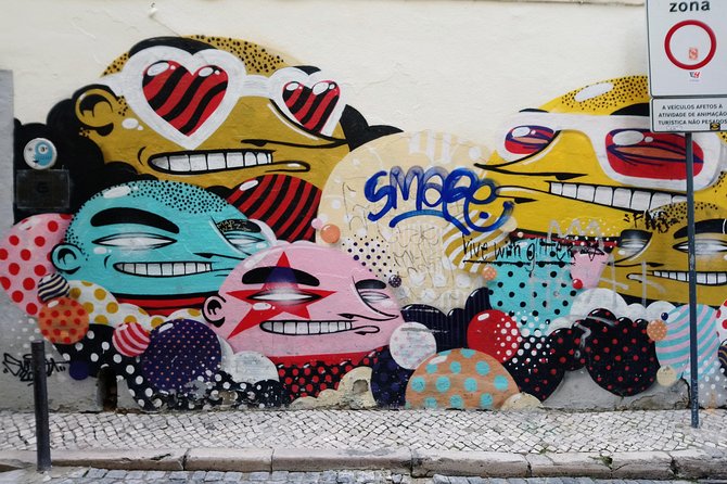 Lisbon Street Art Walk - Why Lisbon Street Art Works Best on Foot