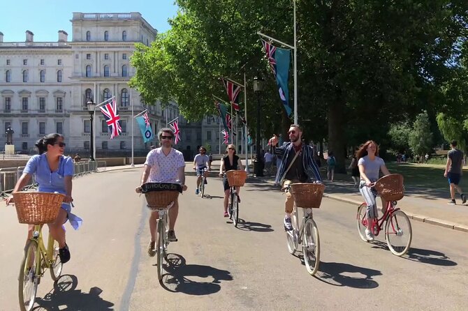 London Bike Tour: Landmarks, Secret Gems, Pub Stop & Street Art - Royal London by bicycle