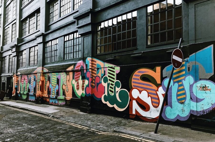 London East End - Guided Walking Tour 12 guests 2,5h - Old Spitalfields Market and the best pause for local flavor