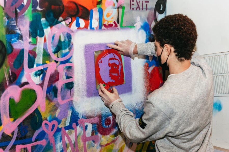 London: Half-Day Street Art Tour and Workshop - Making your own stencil at 19 Hessel Street