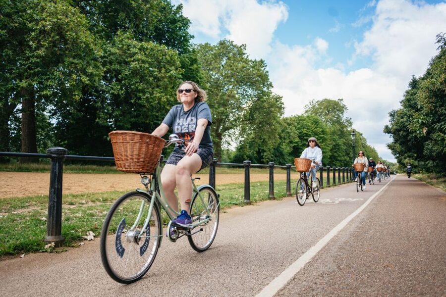 London: Landmarks & Secrets Bike Tour with Pub & Street Art - What the cycling is really like