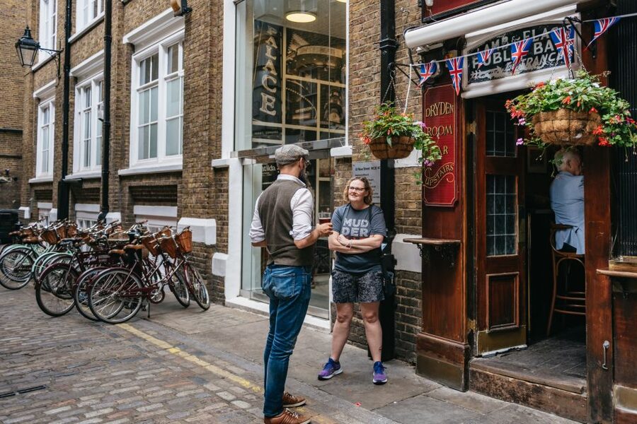 London: Landmarks & Secrets Bike Tour with Pub & Street Art - Trafalgar Square and Covent Garden by bicycle