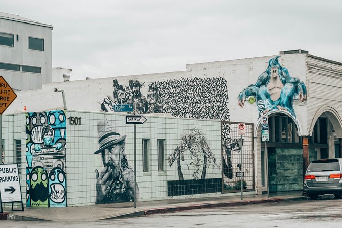 Los Angeles Street Art Photoshoot: Funky Venice with a Personal Photographer - Finishing near the Venice Canals