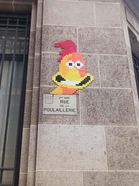 Lyon: Street Art in the Croix Rousse district - Starting at Place de la Croix-Rousse