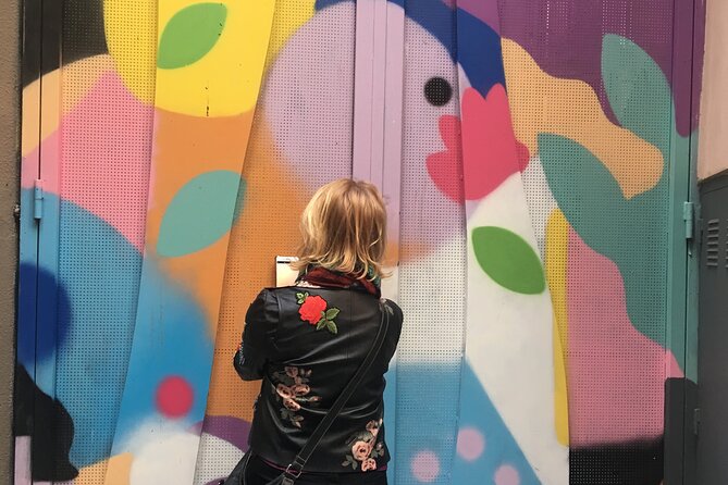 Madrid: Hidden Street Art Tour - Calle Argumosa: starting with neighborhood life