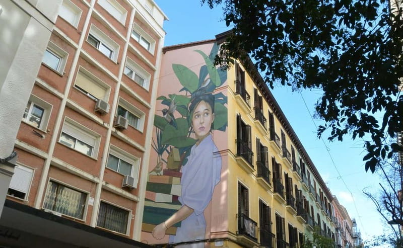 Madrid Street Art Tour (Malasaña Chueca Gran Via & Lavapies) - Gran Vía and Madrid’s Spanish Broadway