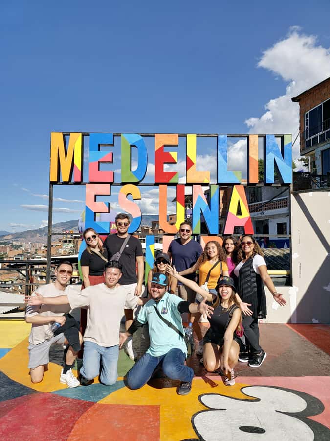 Medellín: Comuna 13 and Graffiti Guided Tour with a Local - Key points to know before booking