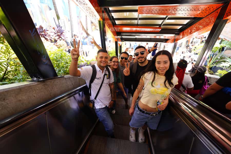Medellín: Comuna 13 and Graffiti Guided Tour with a Local - Personal stories make the history easier to grasp