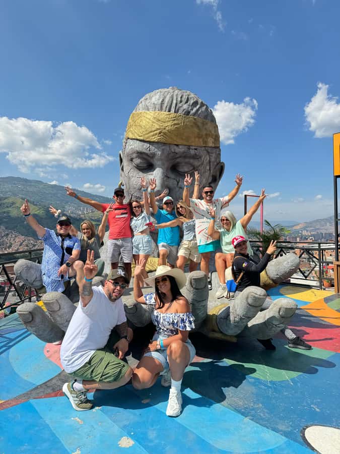 Medellín: Comuna 13 and Graffiti Guided Tour with a Local - Meeting at San Javier and riding into the neighborhood