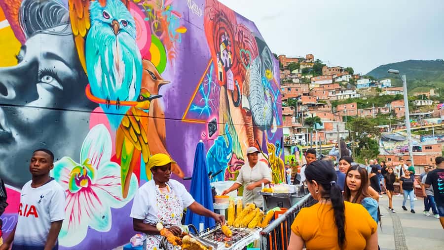 Medellin: Comuna 13 Graffiti Tour, Cable Car & Street Food - Ending above Medellín with a drink