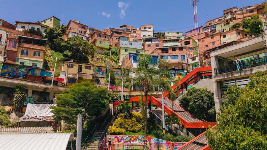 Medellin: Graffiti Tour Comuna 13 - A smooth start from your hotel or Airbnb