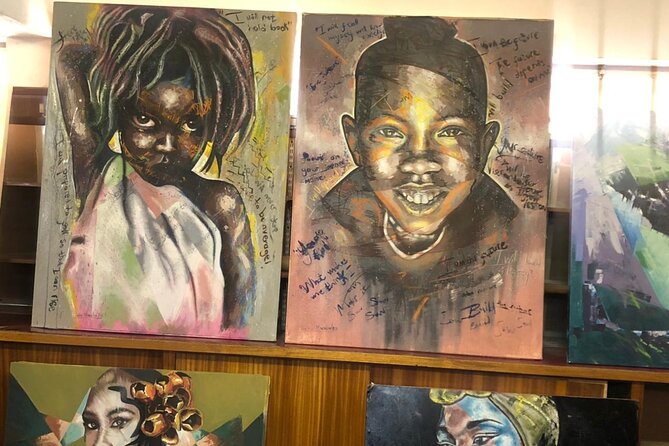 (Meet the Artist)Art Gallery & Street Art tour with lunch - Group size, timing, and practical comfort