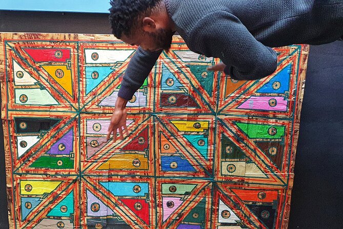 (Meet the Artist)Art Gallery & Street Art tour with lunch - Living Artists Emporium and the first steps of an art career