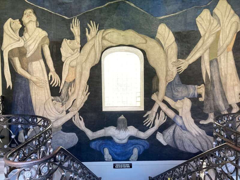 Mexico City: History on Walls. Mexican Murals Walking Tour - A rooftop break with Historic District views
