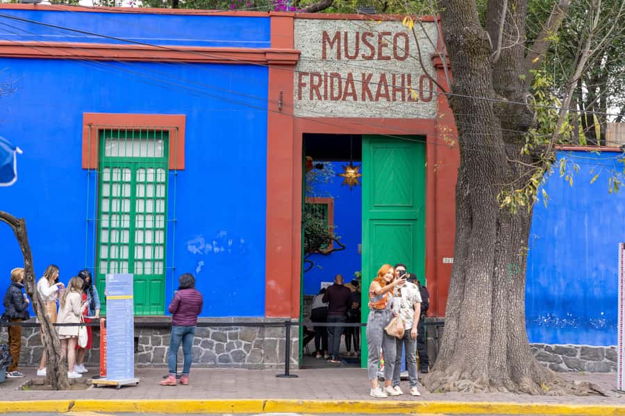 Mexico City: Xochimilco Coyoacan, Frida Kahlo & UNAM Murals - Starting near Palacio de Bellas Artes