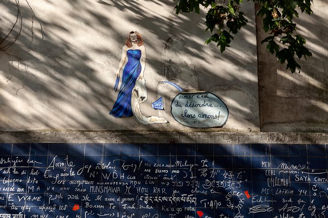 Montmartre Street Art Tour with an Artist - Guides with direct experience