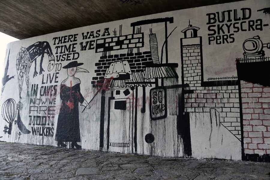 Munich: Street Art Bike Tour - The slaughterhouse district and the railway bridge pause