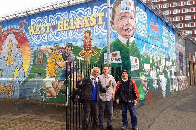 N0 1 Belfast black cab Irish and British mural 2hr private tour - The Peacewalls, Belfast’s lasting boundary