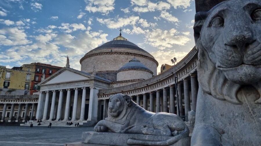 Naples Essentials: Monuments, Local Life & Street Art - Walking along Via Toledo