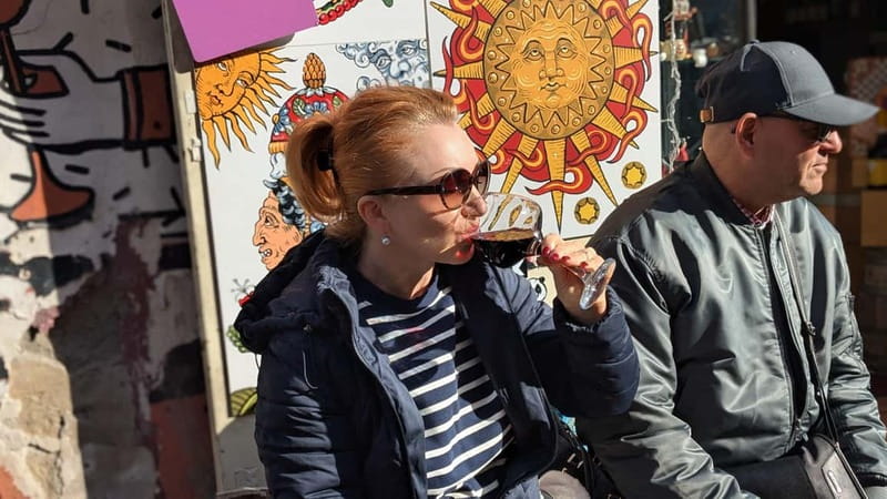 Naples: Street Art, Wine and Food Tasting Walking Tour - The guides make or break the walk