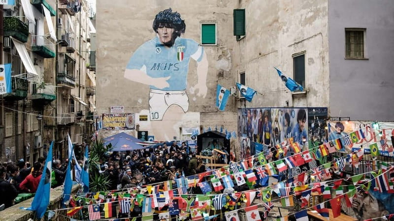 Naples Walking Food Tour: Street Food and Maradona Murales - Piazza del Plebiscito and the Royal Palace