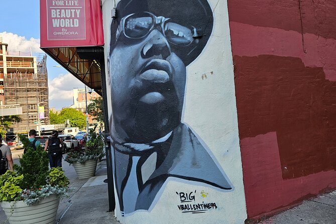 New York: Hip-Hop, Murals, Sports & Dangerous Neighborhoods Tour - The Bronx brings baseball and the Joker stairs