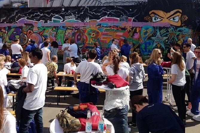 Open graffiti workshop in the Mauerpark in Berlin - Arriving at Mauerpark with a plan