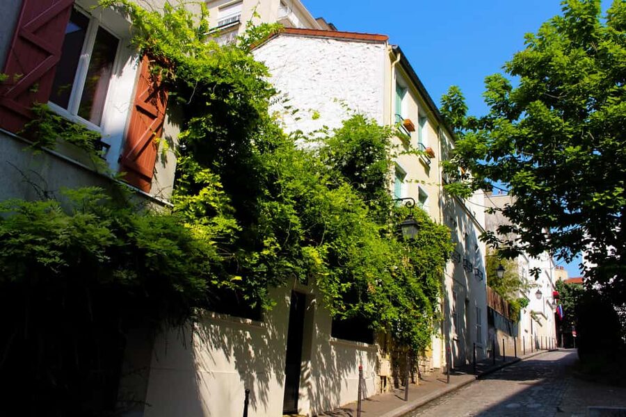 Paris Street Art at La Butte-aux-Cailles - Why La Butte-aux-Cailles makes a good street-art setting