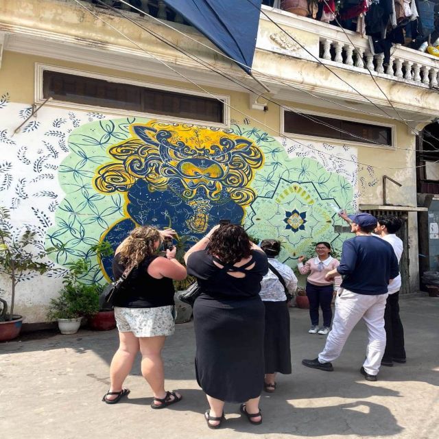 Phnom Penh | Food & Street Art Half Day Tour by Tuk Tuk - Guides make the difference