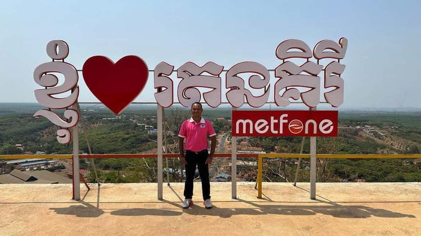Phnom Penh: Street Art and Food Tour with Pickup and Beer - Key details before you book