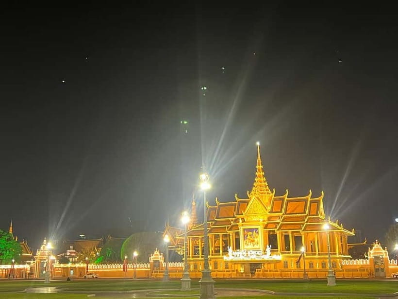 Phnom Penh: Street Art and Food Tour with Pickup and Beer - Cambodian noodles, pancakes, and home-style flavors