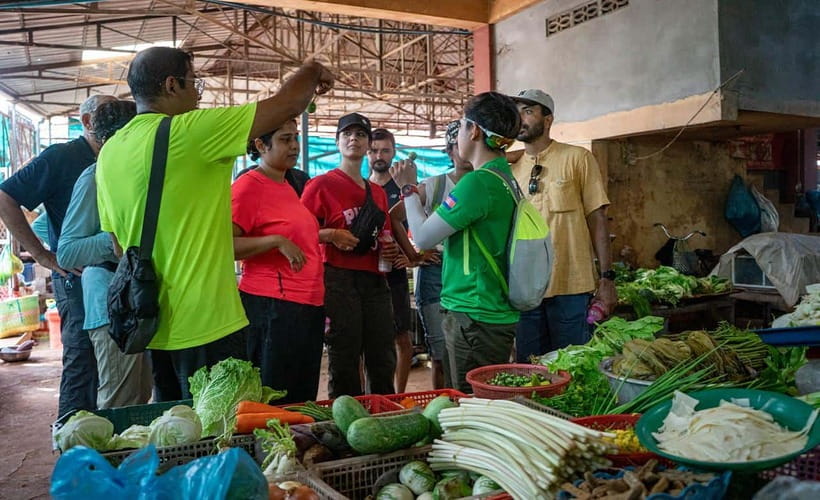 Phnom Penh: Street Art & Food Tour by Tuk-Tuk - Boeung Kak street art and the city behind it